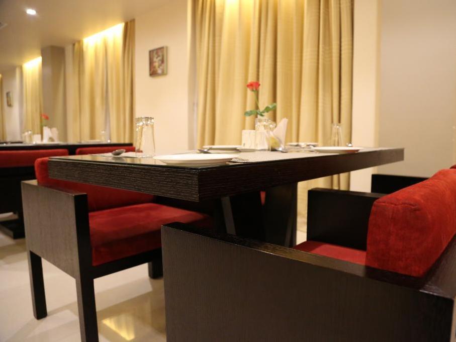 Sara Regency Hotel Kumbakonam Exterior foto