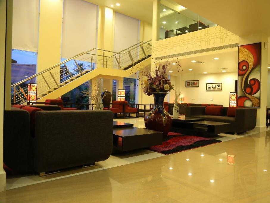 Sara Regency Hotel Kumbakonam Exterior foto