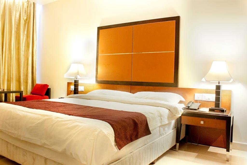 Sara Regency Hotel Kumbakonam Exterior foto