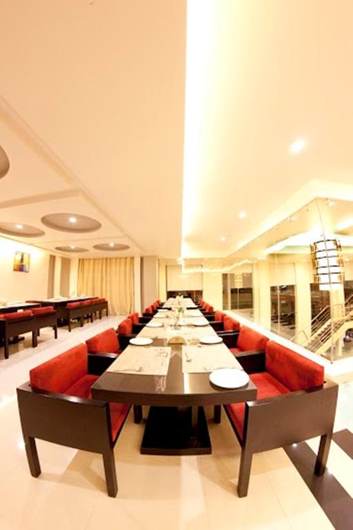 Sara Regency Hotel Kumbakonam Exterior foto