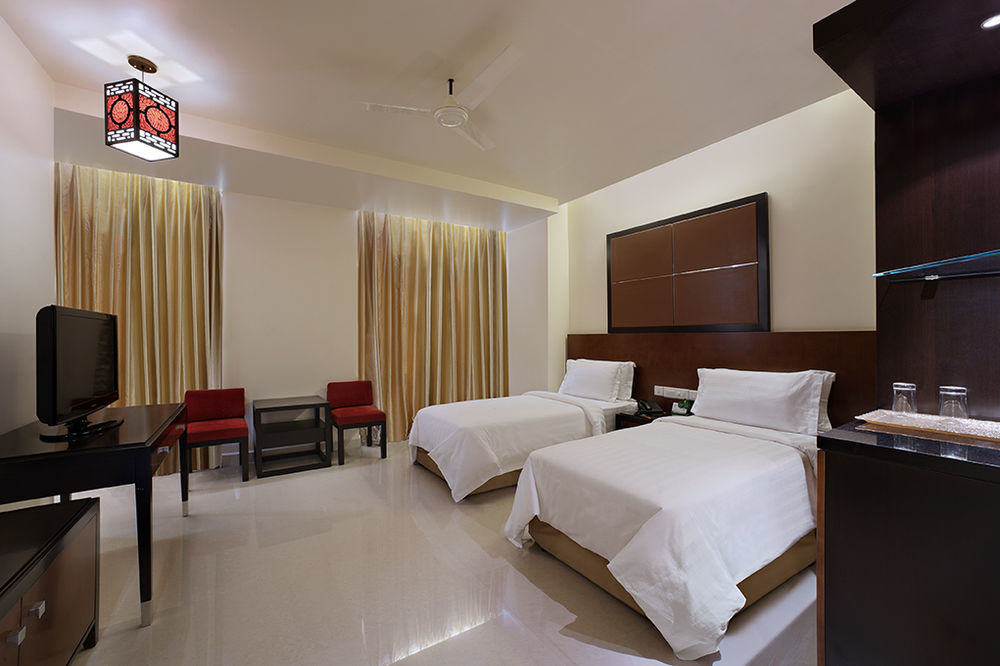 Sara Regency Hotel Kumbakonam Exterior foto