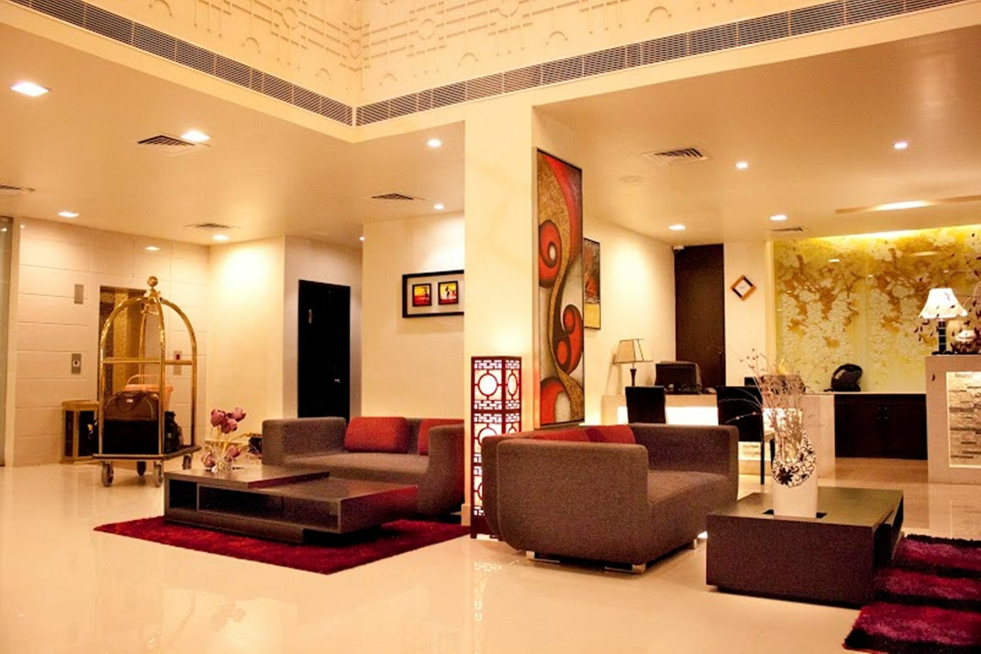 Sara Regency Hotel Kumbakonam Exterior foto